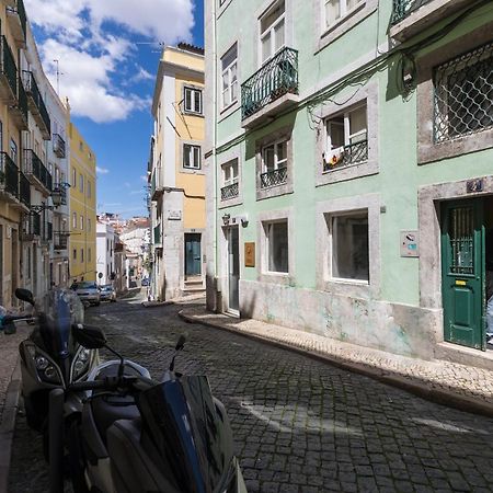 Charming Apartment Travessa Do Alcaide Lisboa Exterior foto