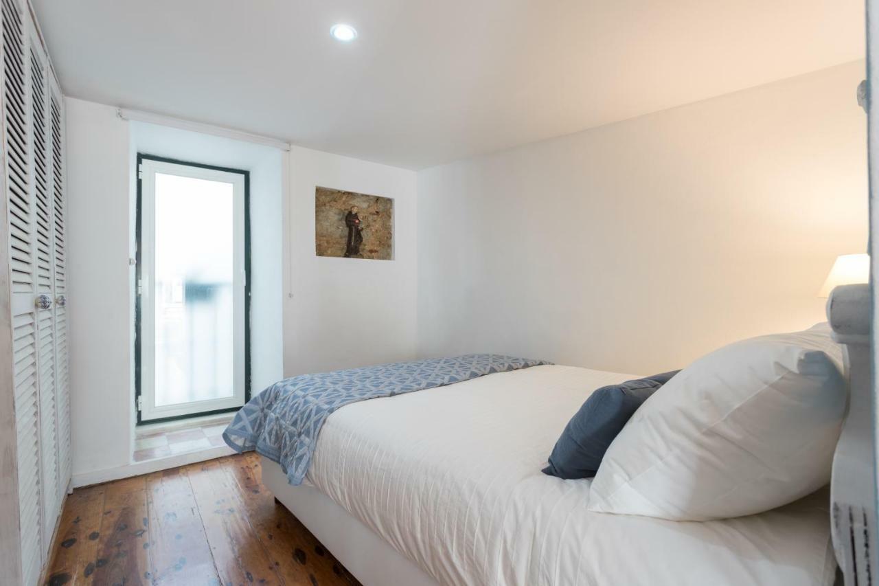 Charming Apartment Travessa Do Alcaide Lisboa Exterior foto