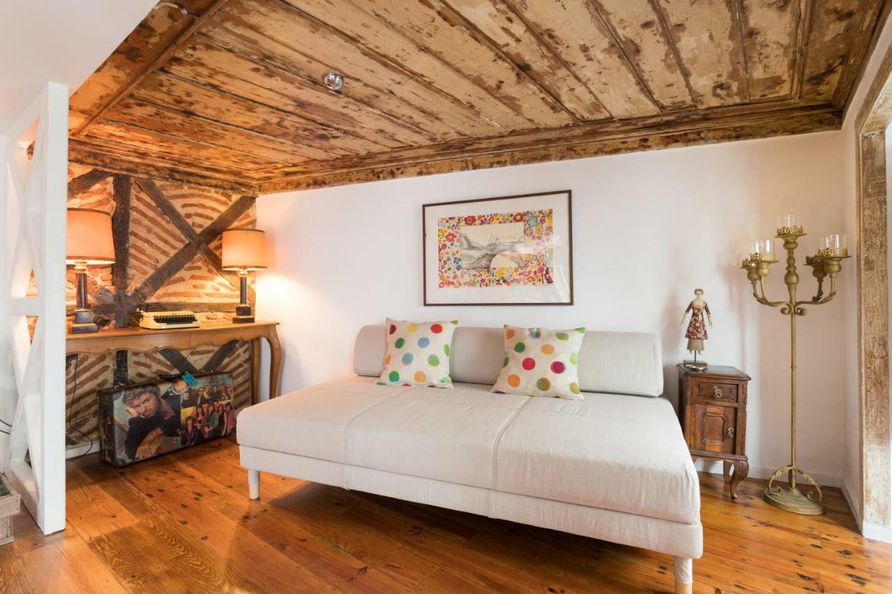 Charming Apartment Travessa Do Alcaide Lisboa Exterior foto