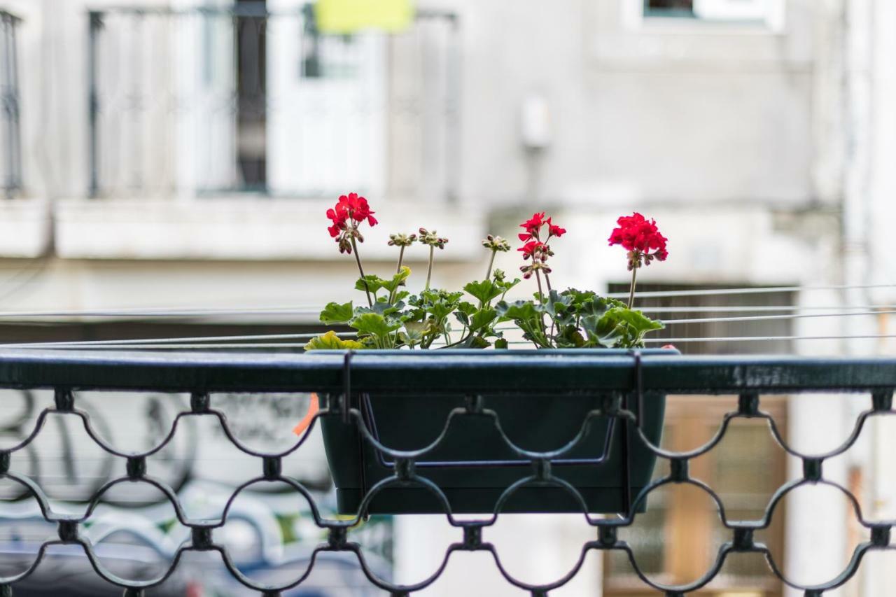 Charming Apartment Travessa Do Alcaide Lisboa Exterior foto