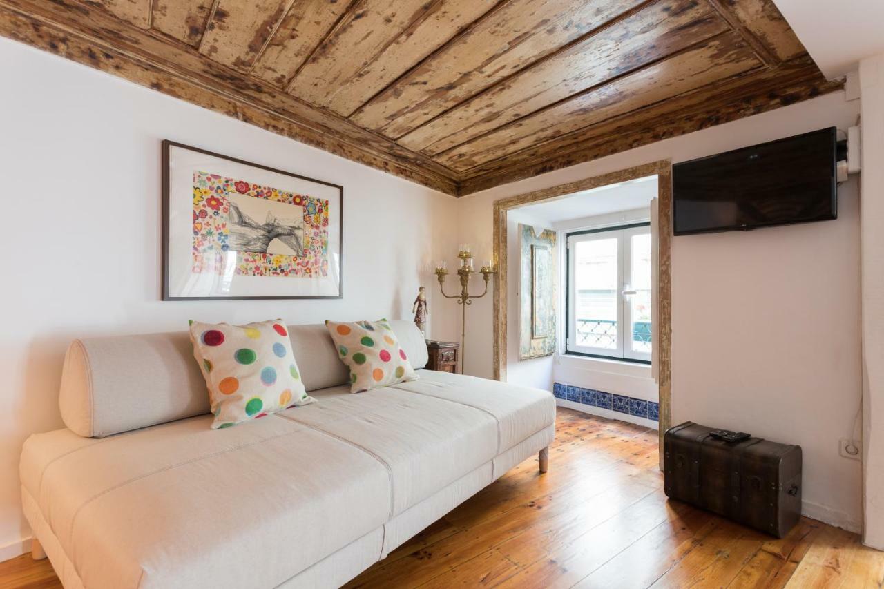 Charming Apartment Travessa Do Alcaide Lisboa Exterior foto